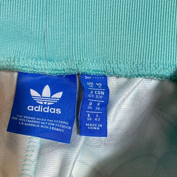 Adidas FARM Rio “Butterfly Rainbow” print Athletic Shorts - Women size-small - Picture 3 of 5